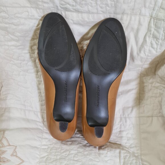 Naturalizer Allie, Camelot Leather Heeled Pumps - Picture 3 of 7